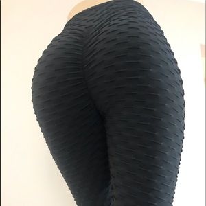 Brazilian Scrunch Butt Leggings-Black